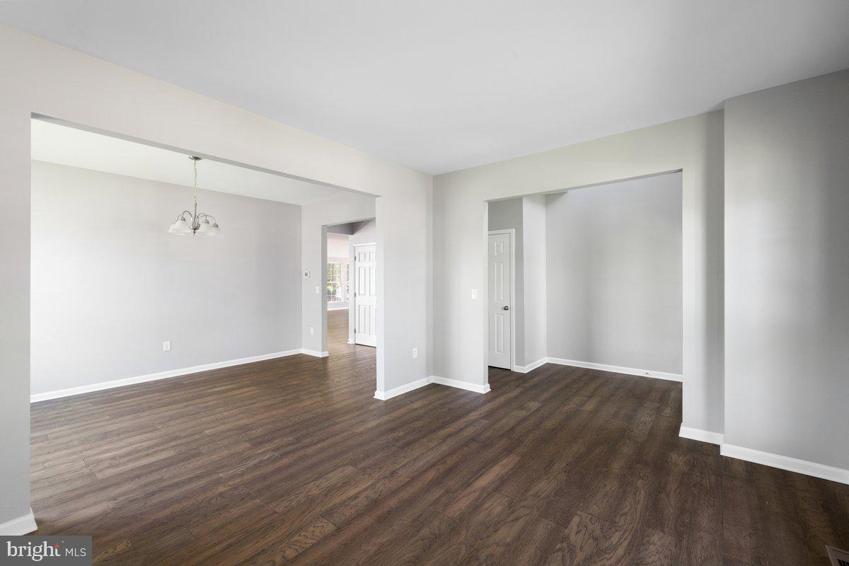 12 GLENBROOK RD