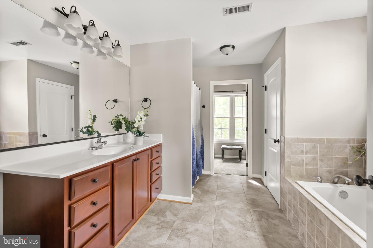 169 Johnnycake Ln