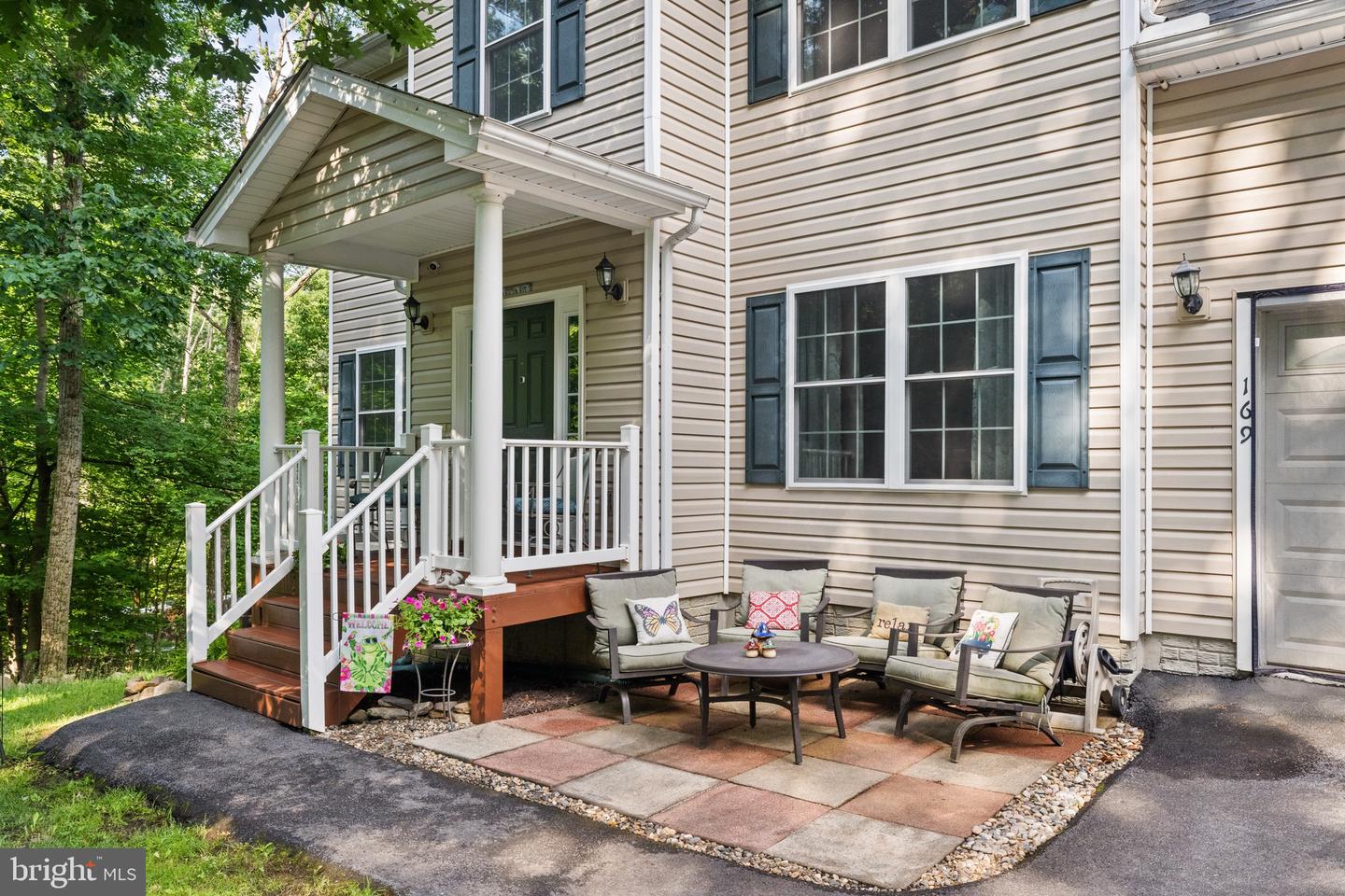 169 Johnnycake Ln