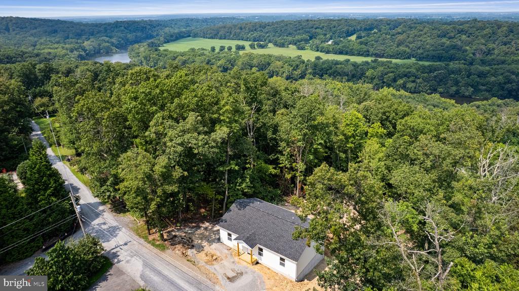 327 Red Bird Ln