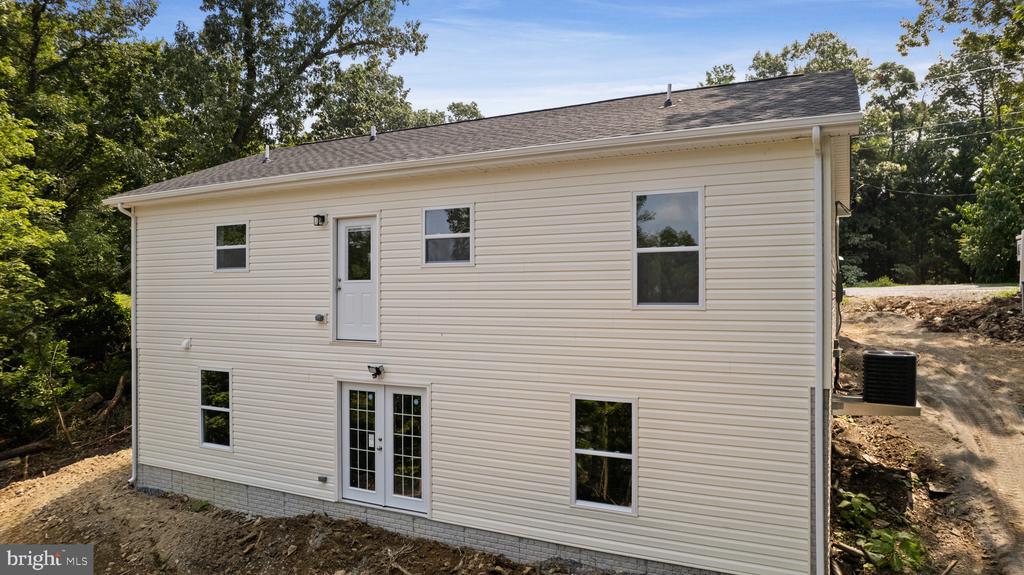 327 Red Bird Ln