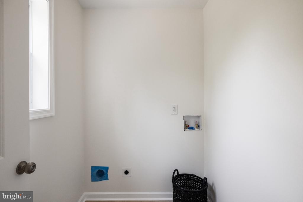 327 Red Bird Ln