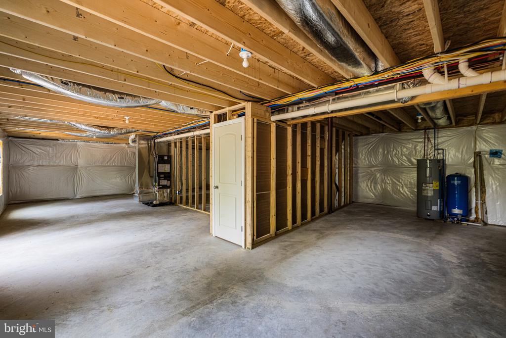 327 Red Bird Ln