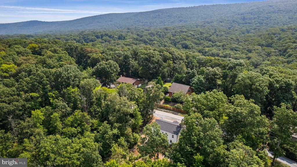 327 Red Bird Ln