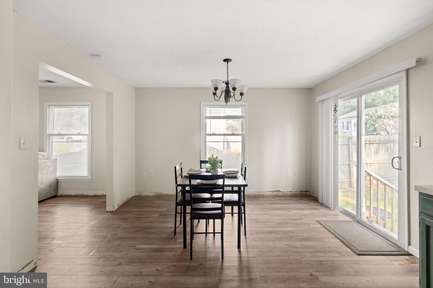 141 E Park Ave