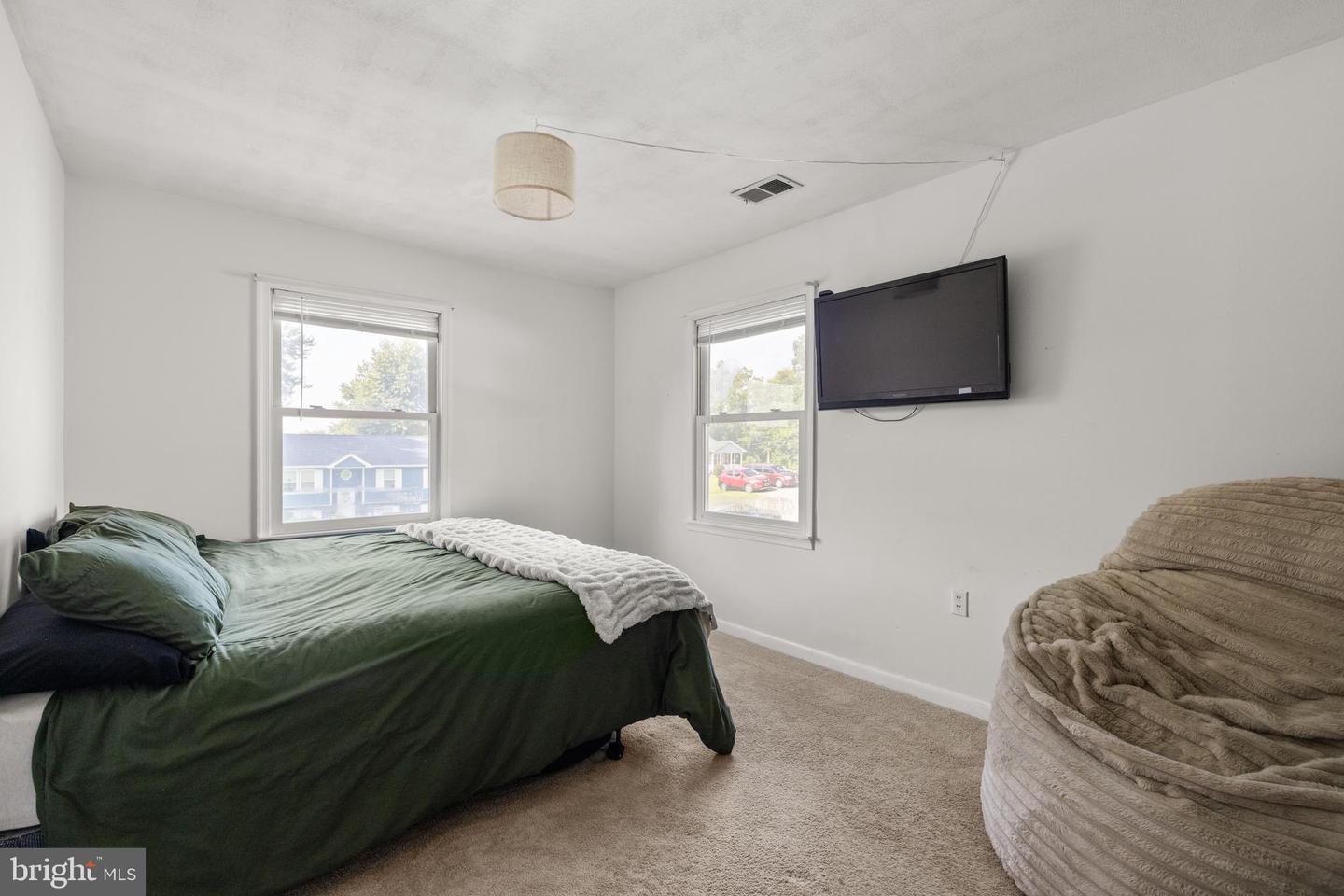 141 E Park Ave