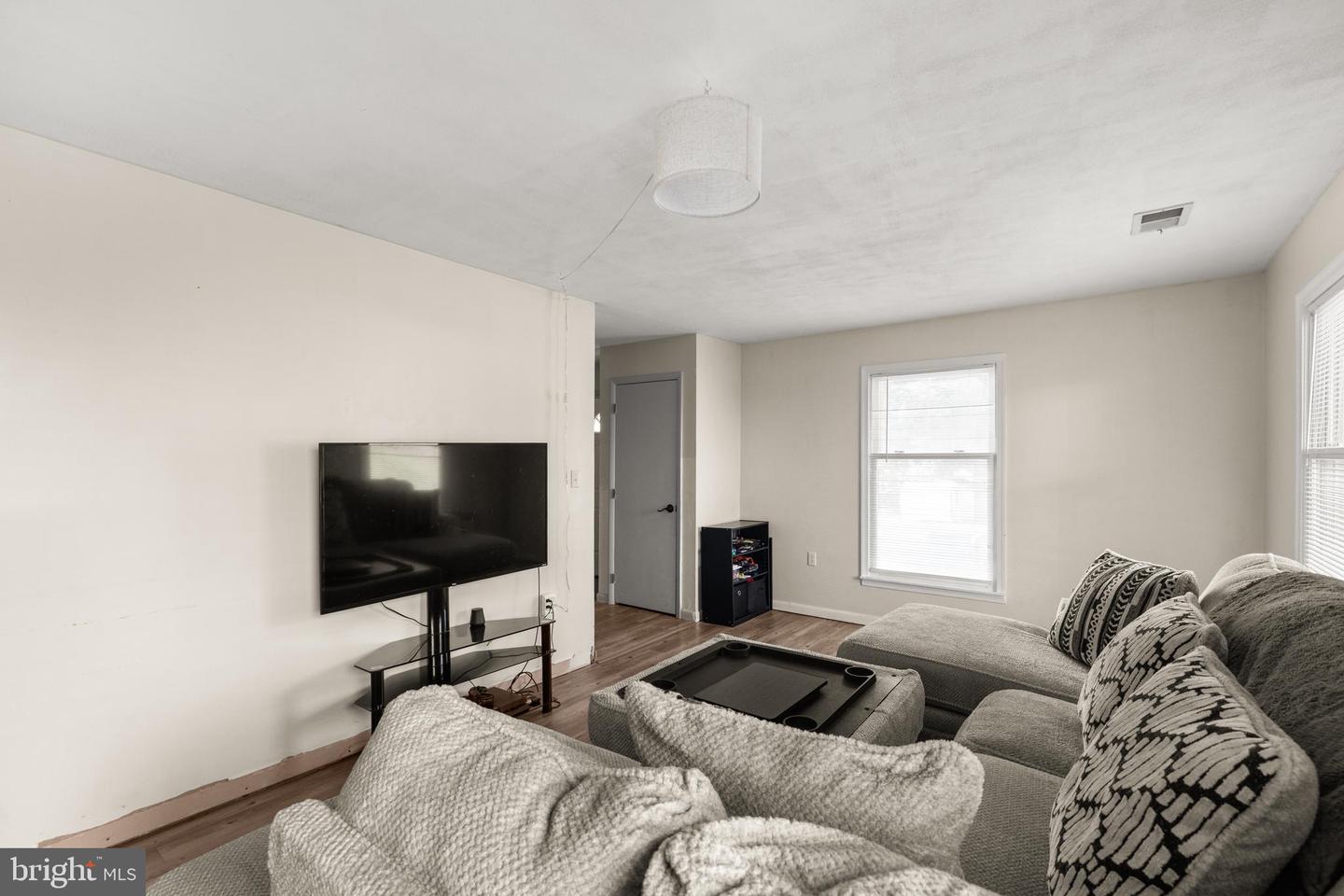 141 E Park Ave