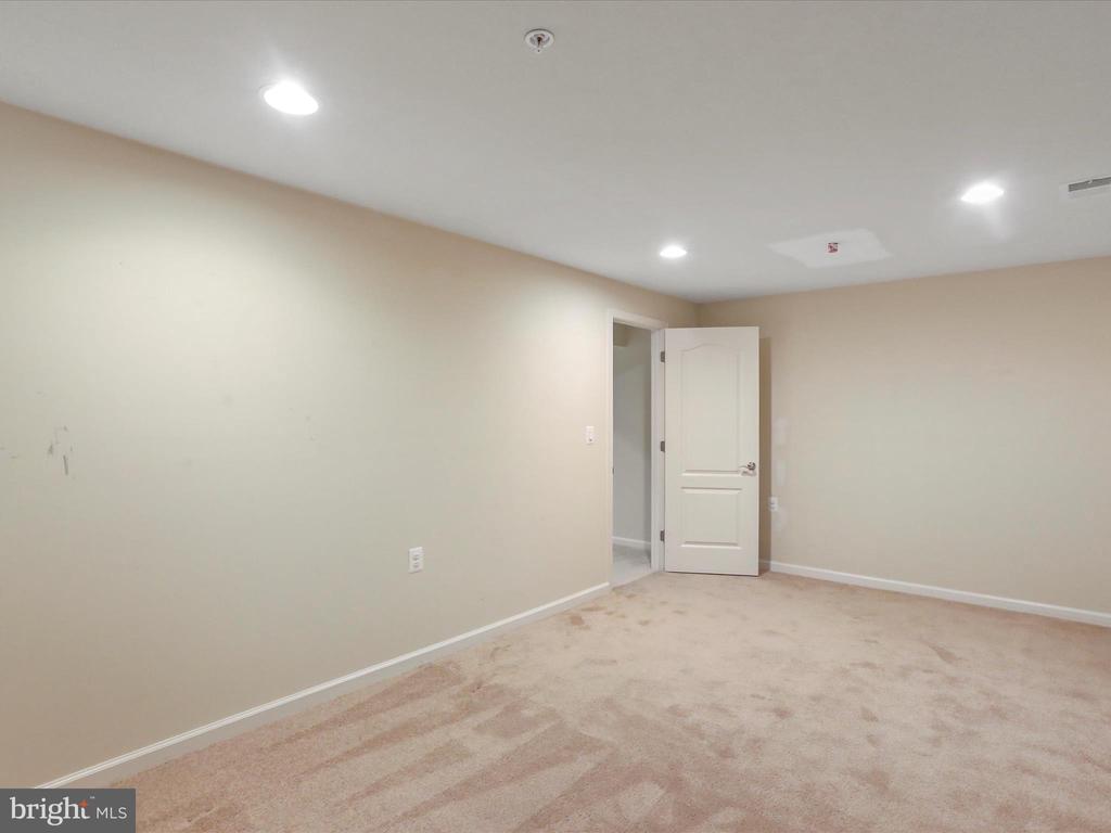 101 POTOMAC CROSSING STREET