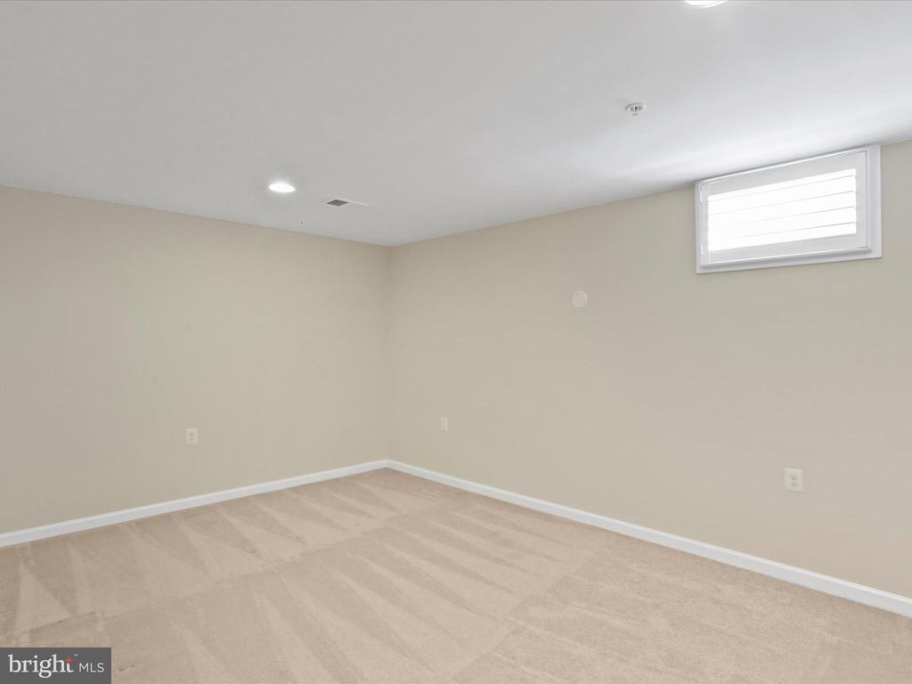 101 POTOMAC CROSSING STREET