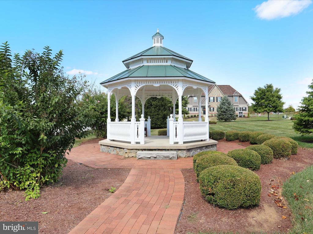 101 POTOMAC CROSSING STREET