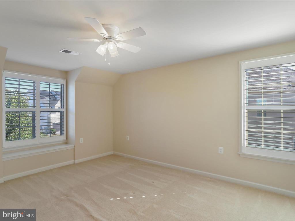 101 POTOMAC CROSSING STREET