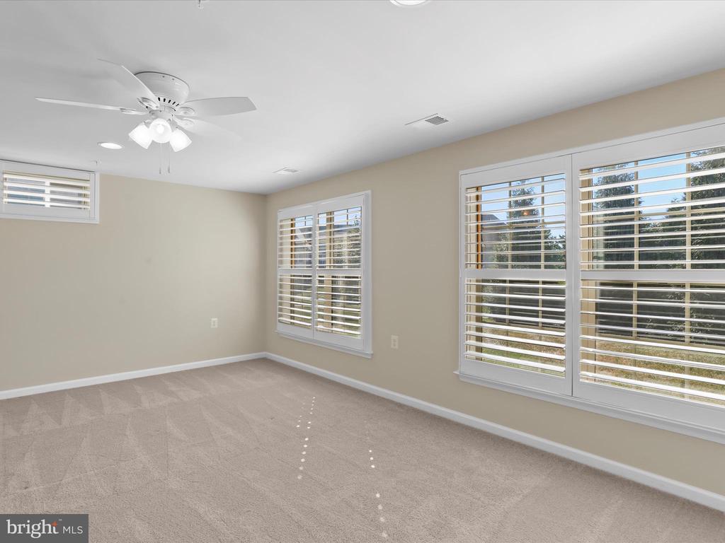 101 POTOMAC CROSSING STREET