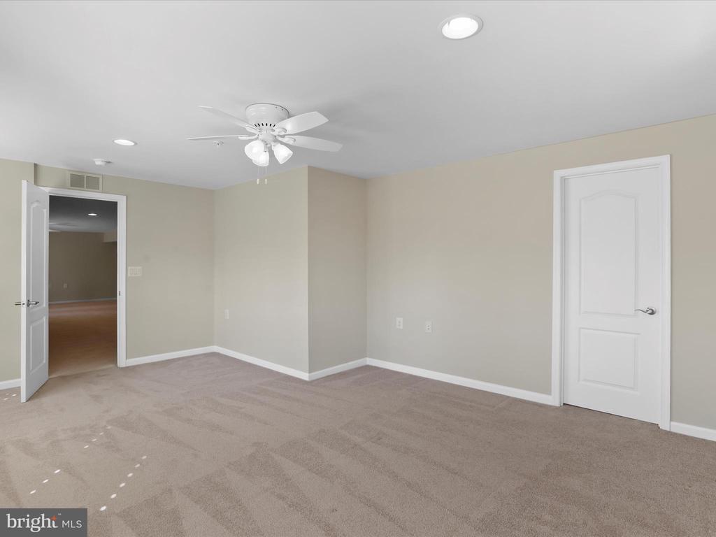 101 POTOMAC CROSSING STREET