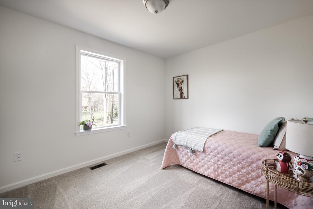 268 DAWN LANE