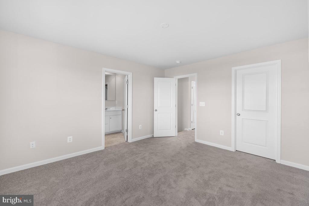 569 SEEBACK DR