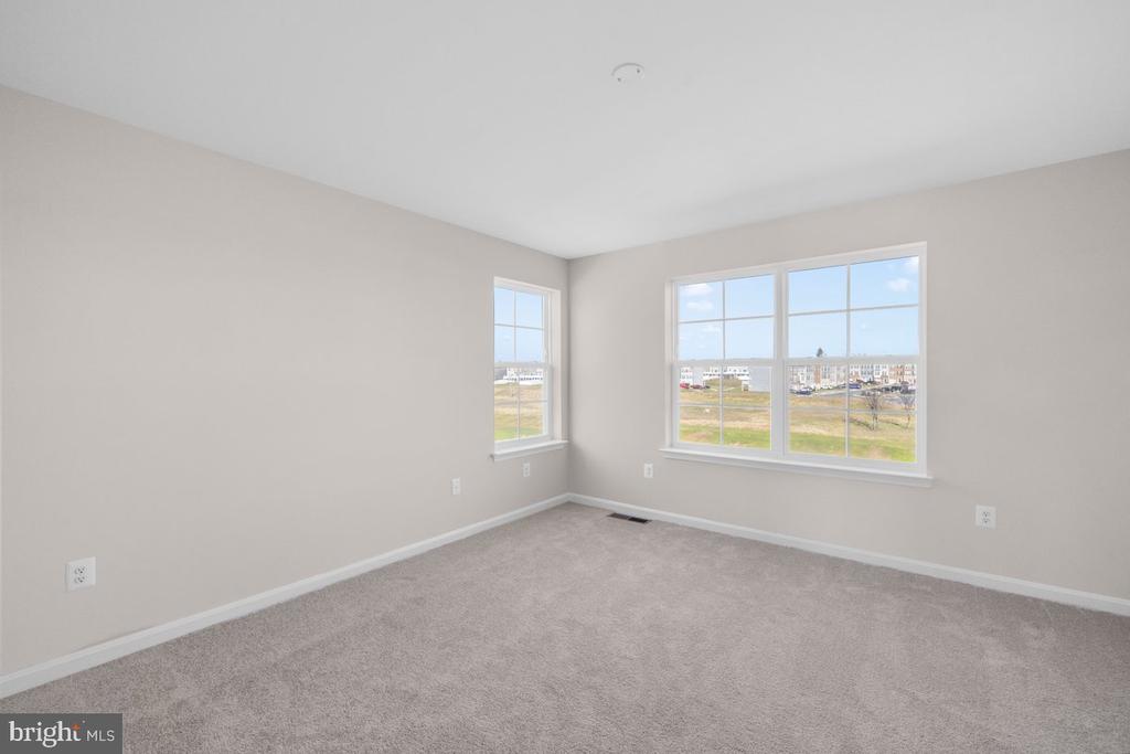 569 SEEBACK DR