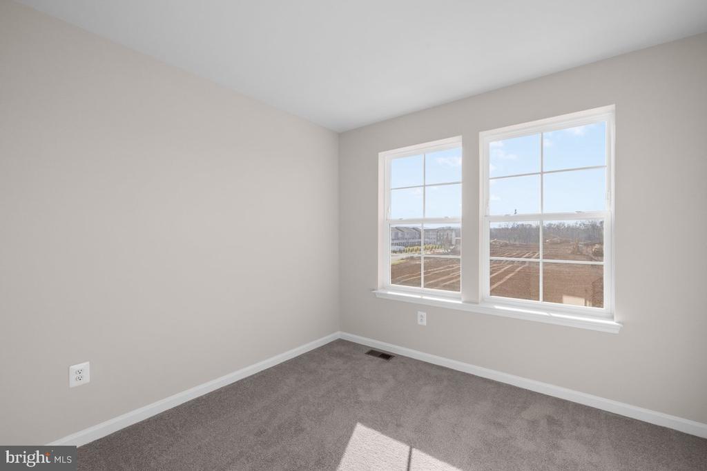 569 SEEBACK DR