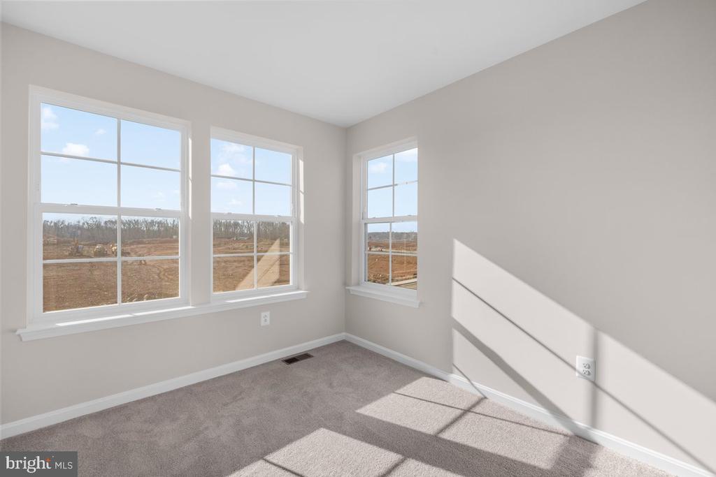 569 SEEBACK DR