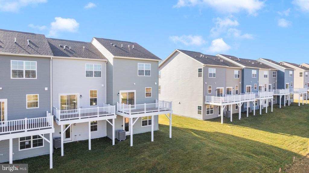 569 SEEBACK DR