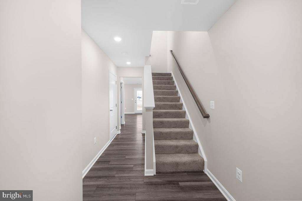 569 SEEBACK DR