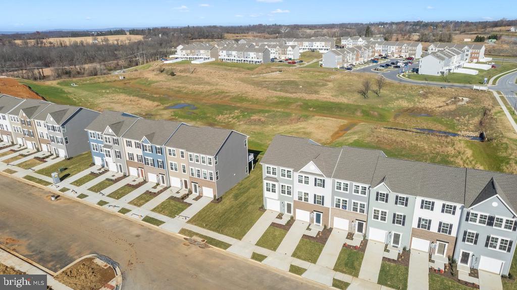 569 SEEBACK DR