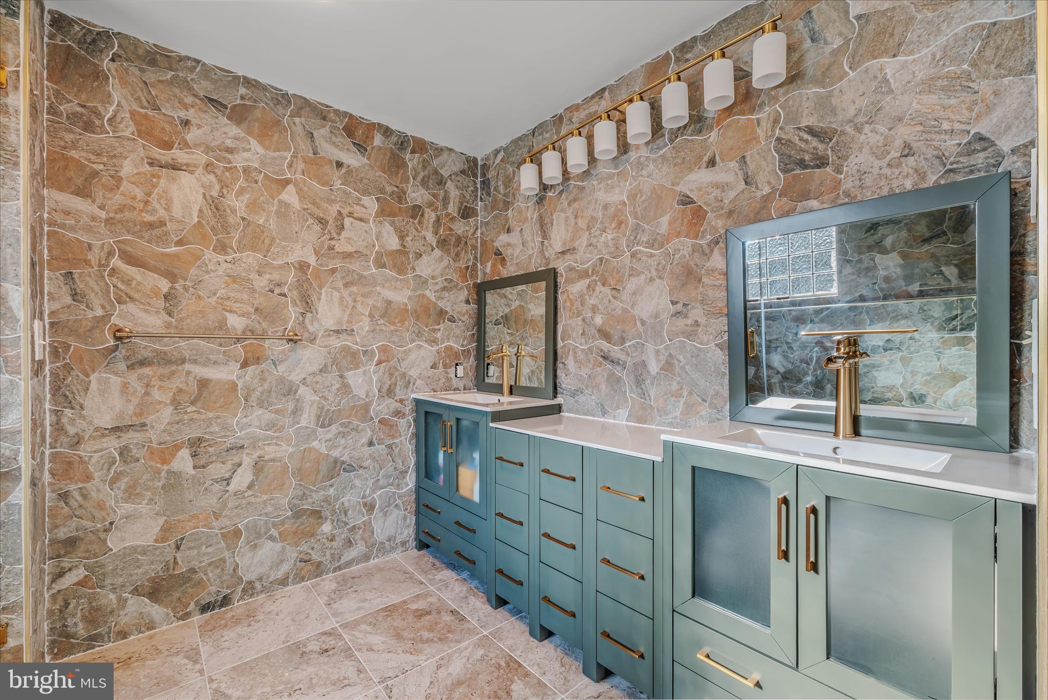 346 DEER RIDGE DRIVE