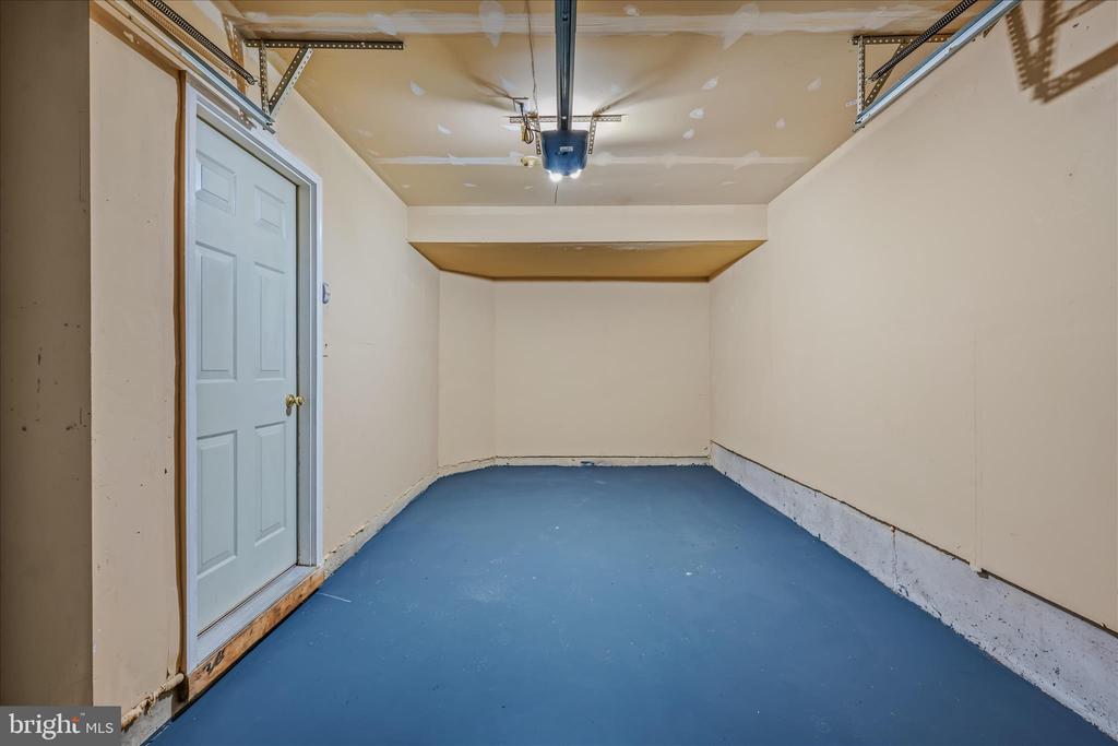 36 BRUCE DRIVE