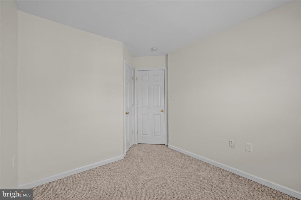 36 BRUCE DRIVE