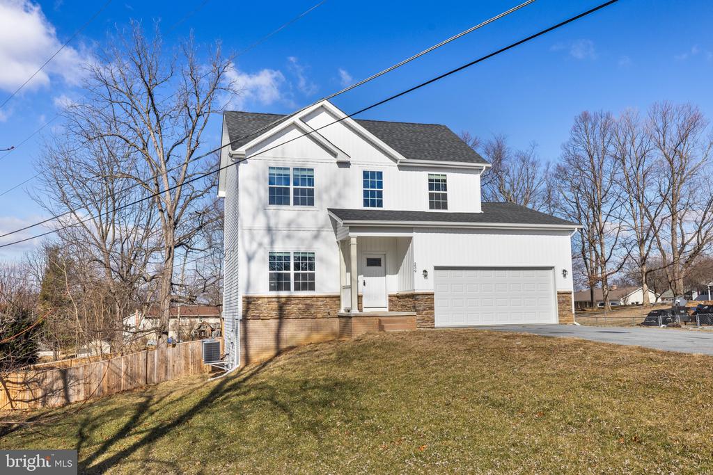 239 SUNLITE DRIVE