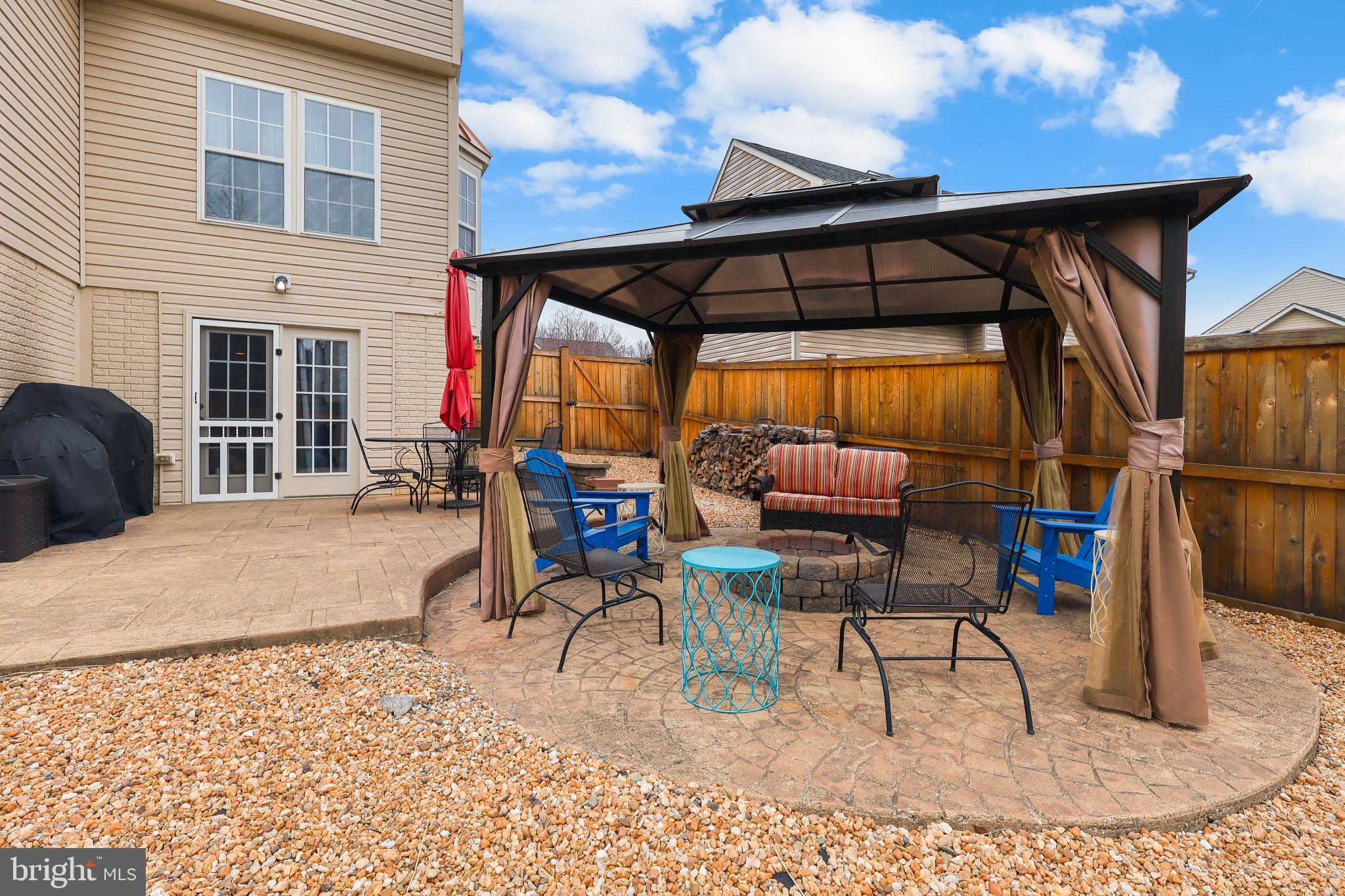 119 THATCHER COURT