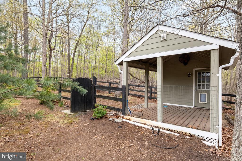 328 MULTNOMAH LANE
