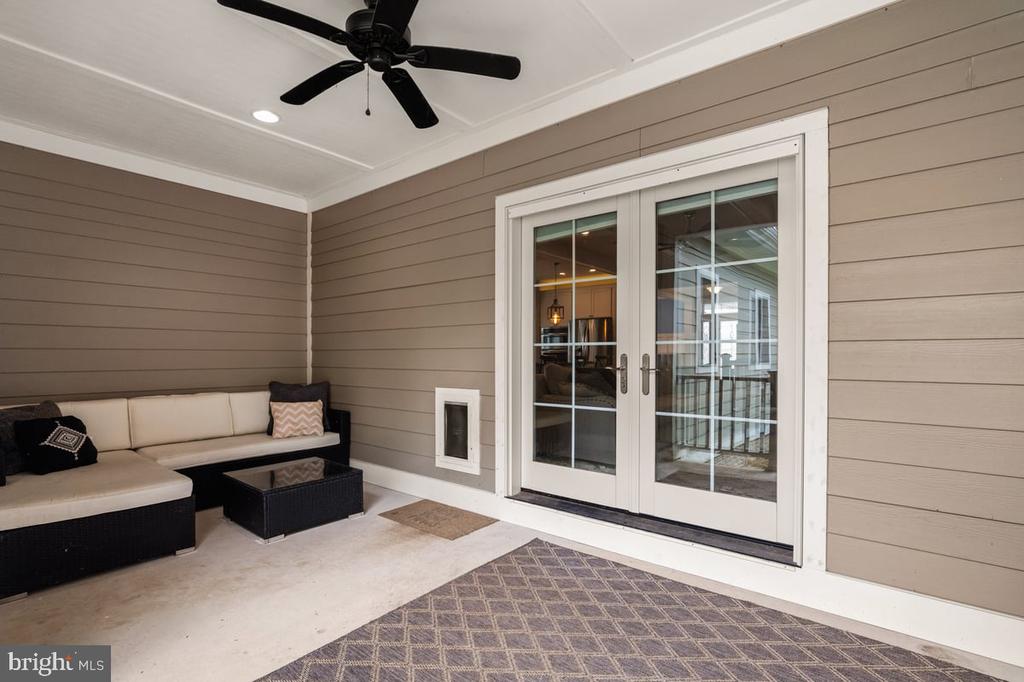 328 MULTNOMAH LANE