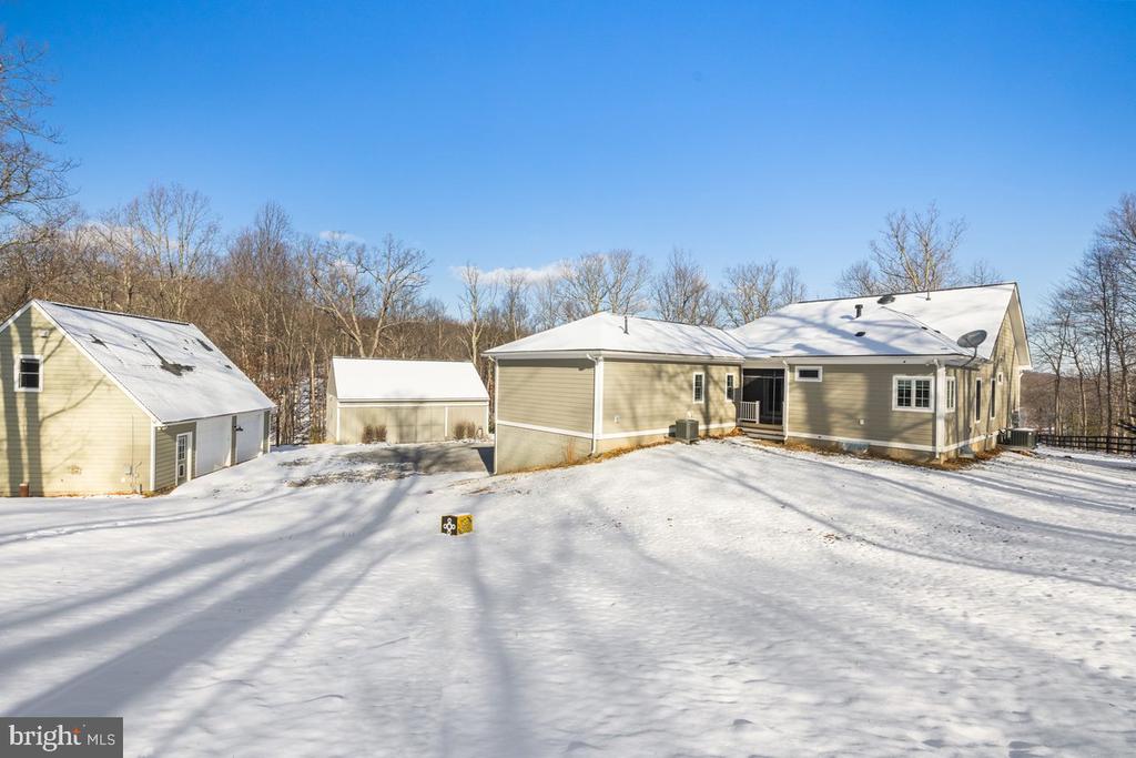 328 MULTNOMAH LANE
