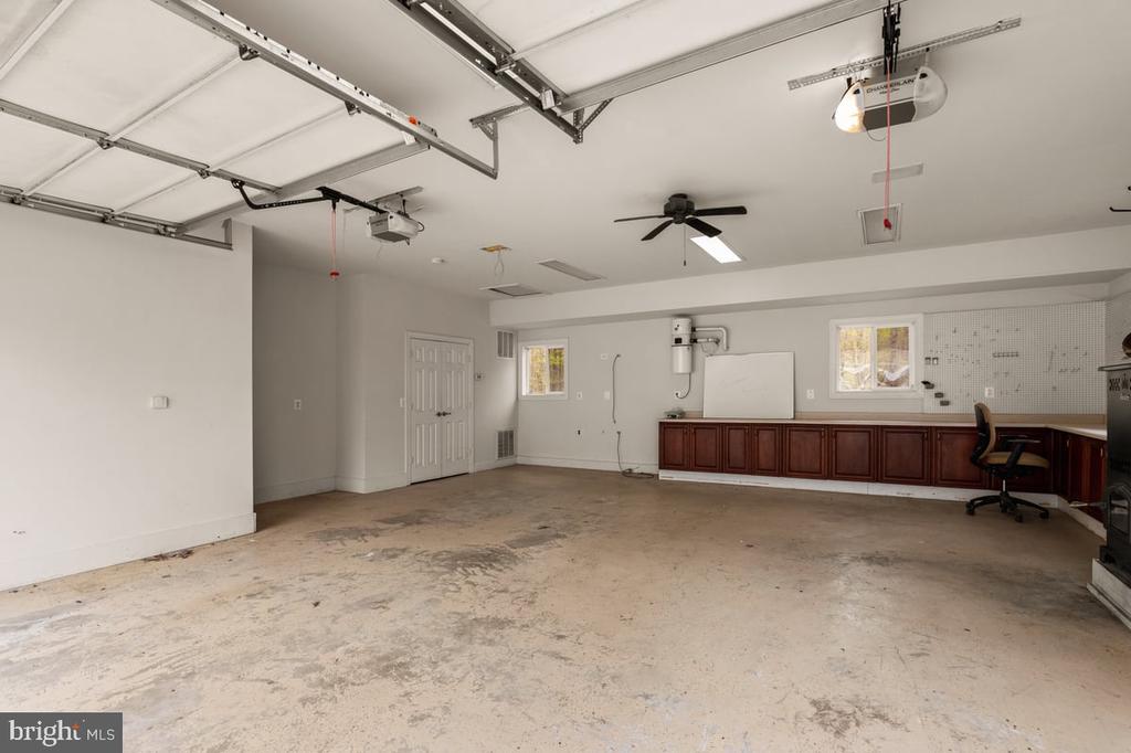 328 MULTNOMAH LANE