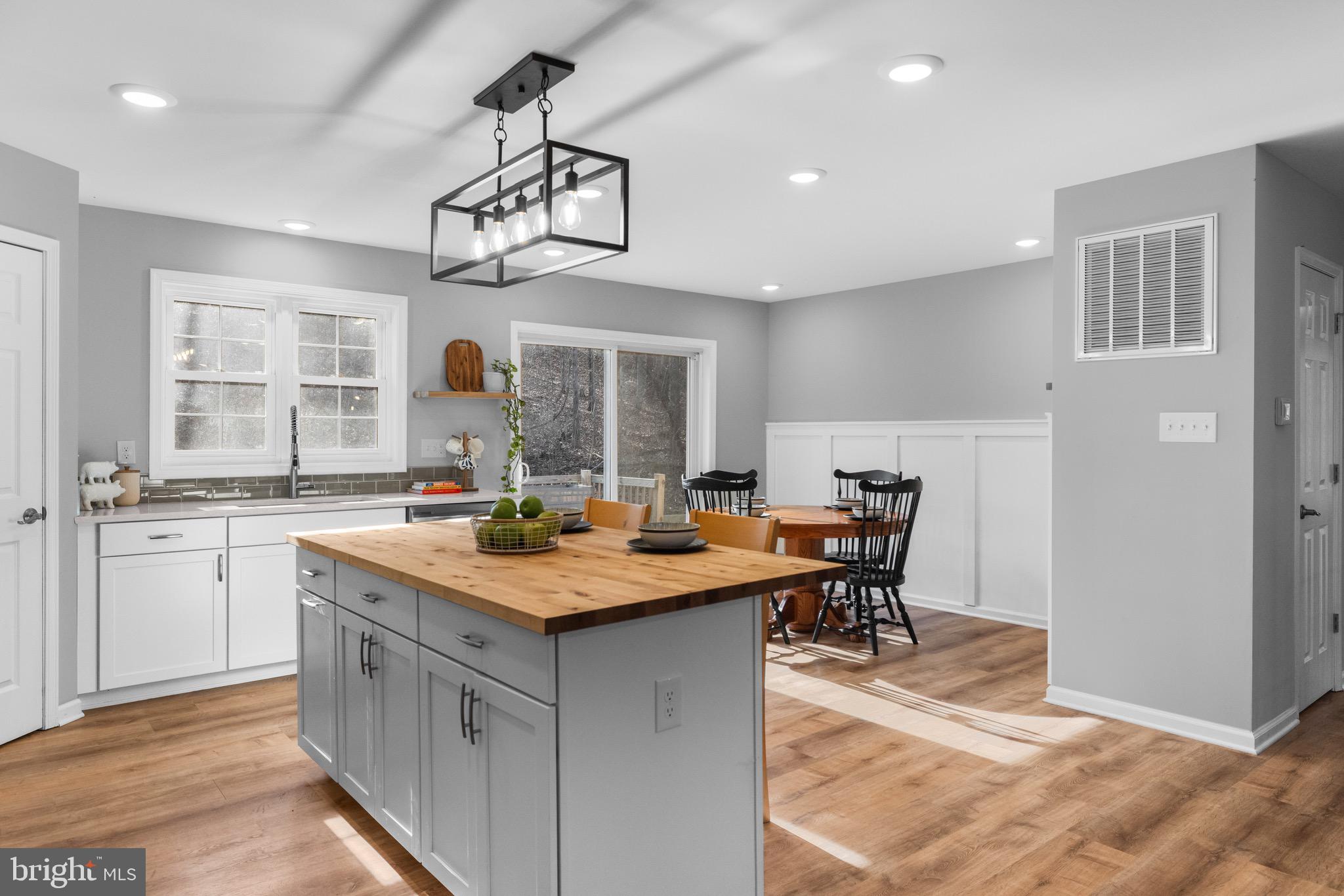 362 DAWN LANE