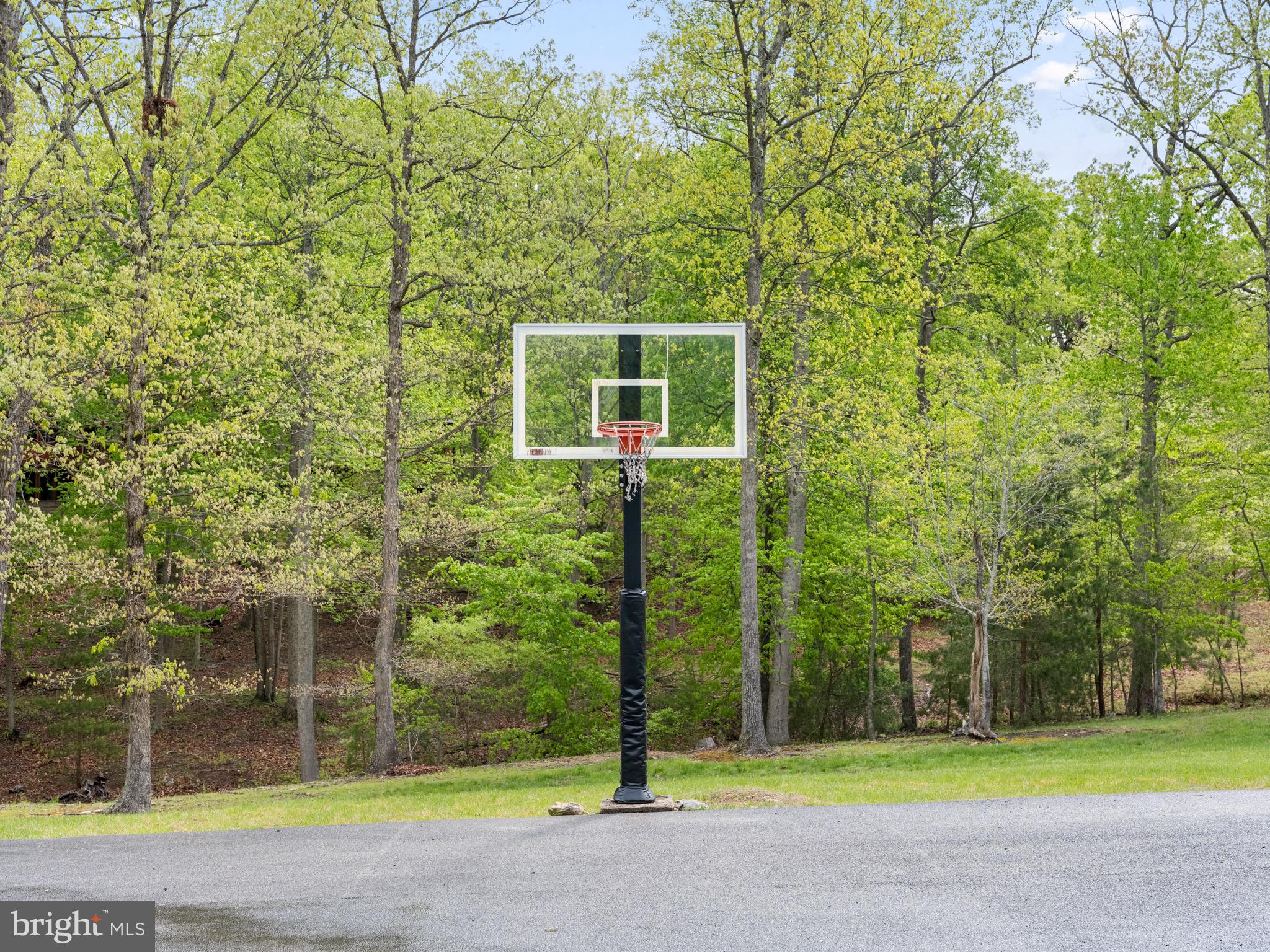 237 SPEAKS LANE