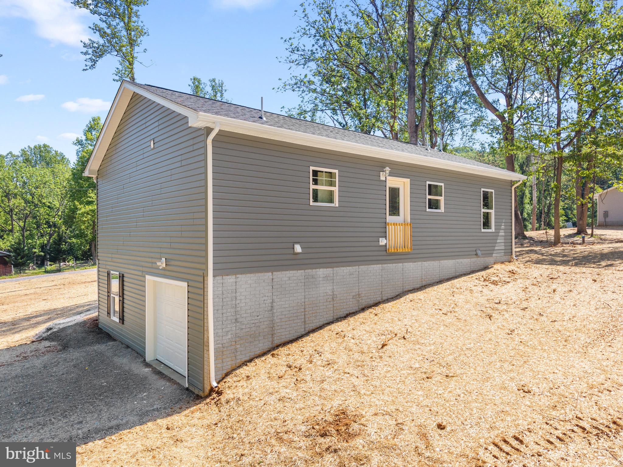 292 DAWN LANE