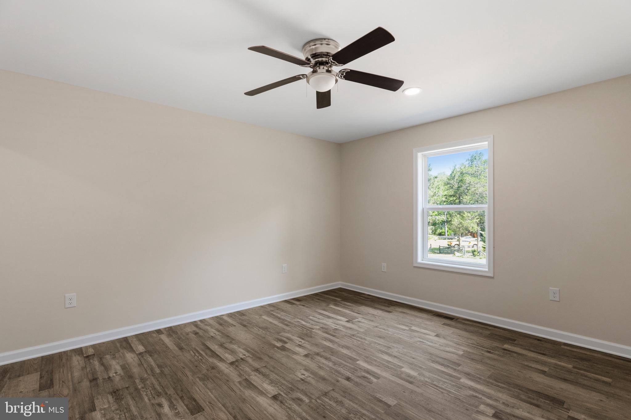 292 DAWN LANE