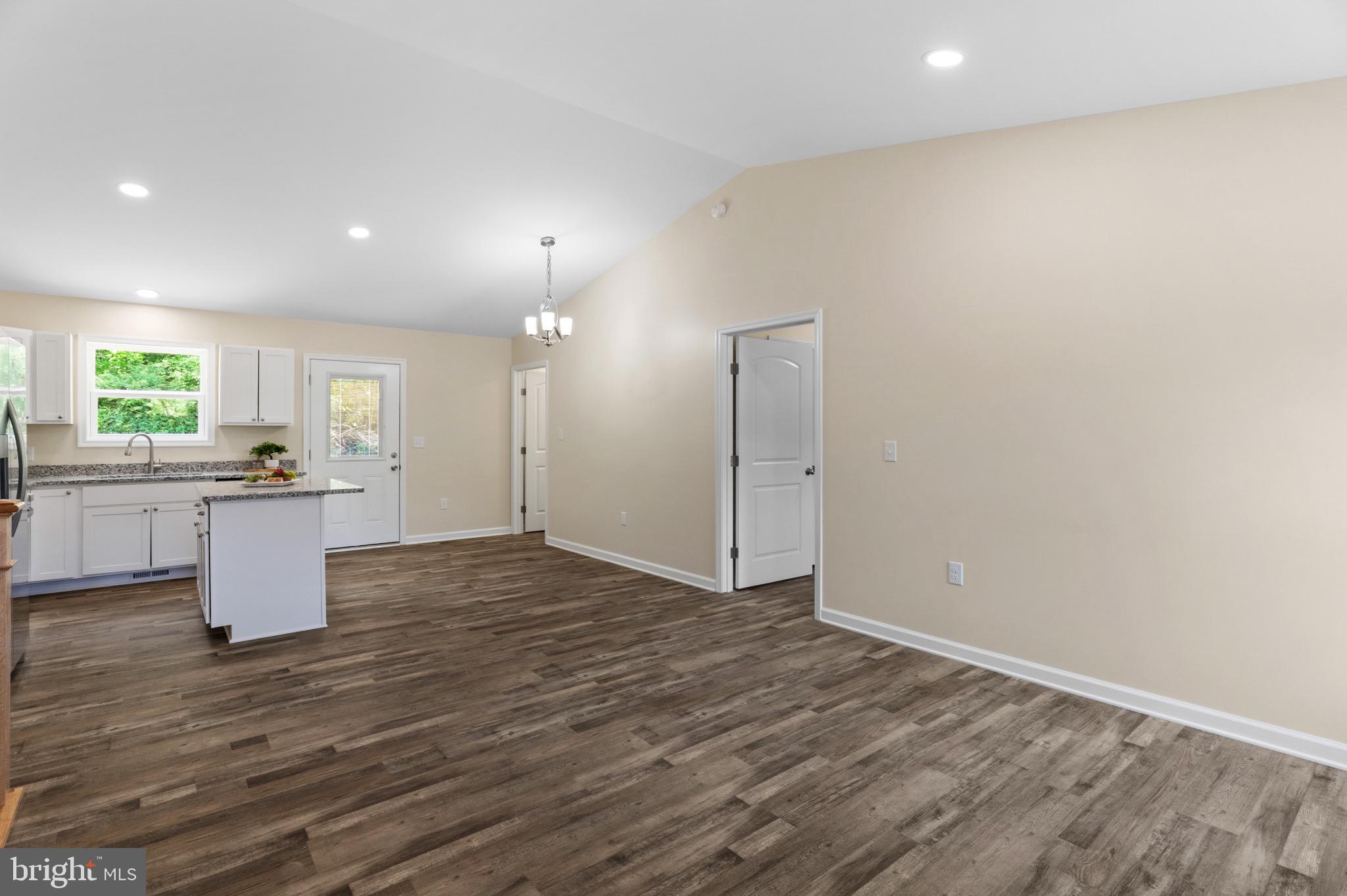 292 DAWN LANE