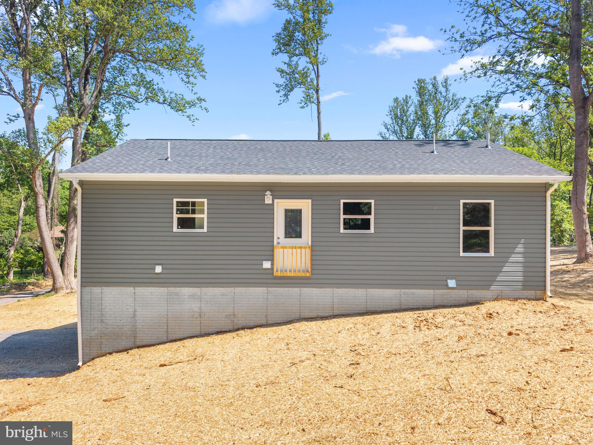292 DAWN LANE