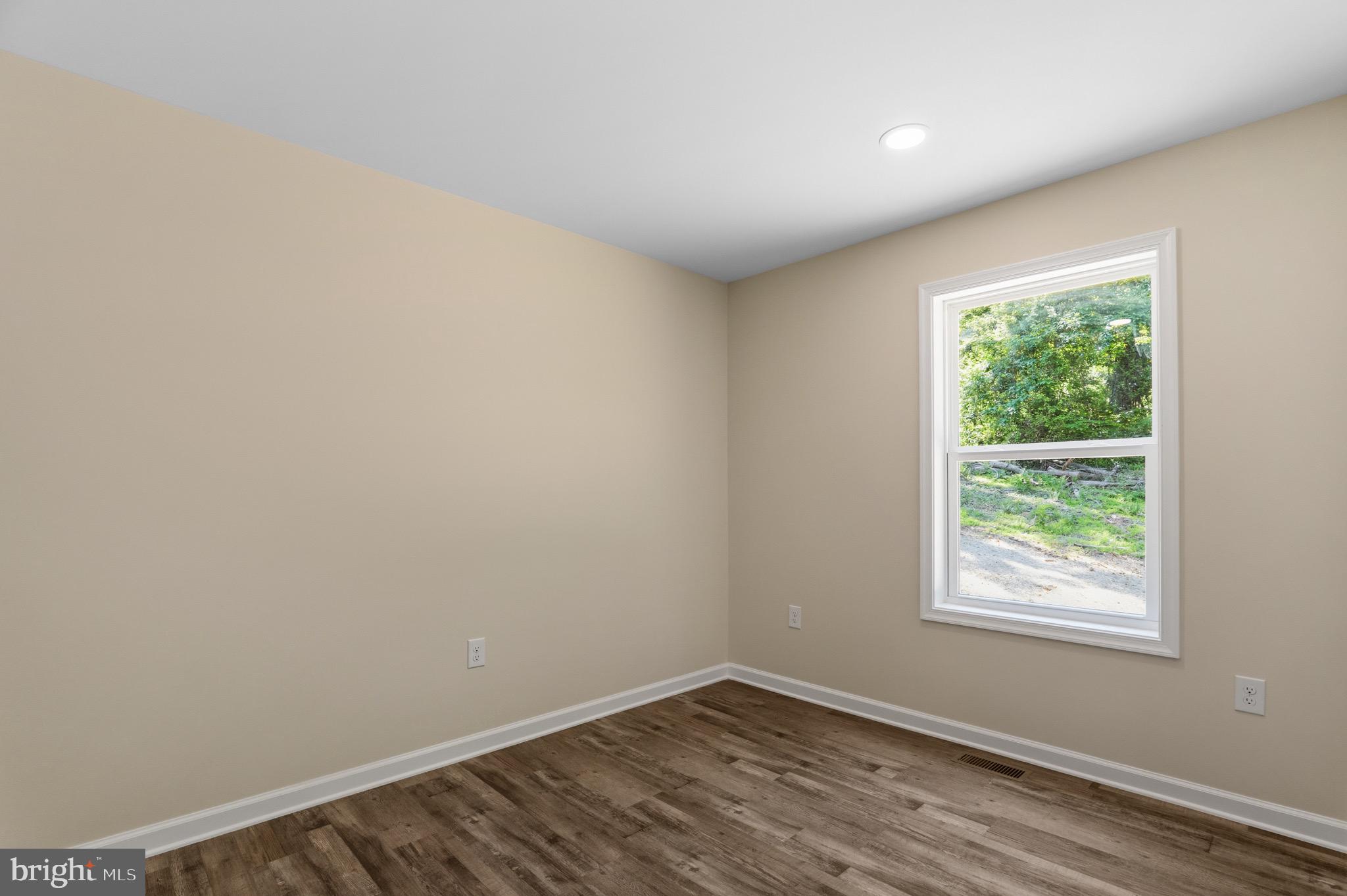 292 DAWN LANE