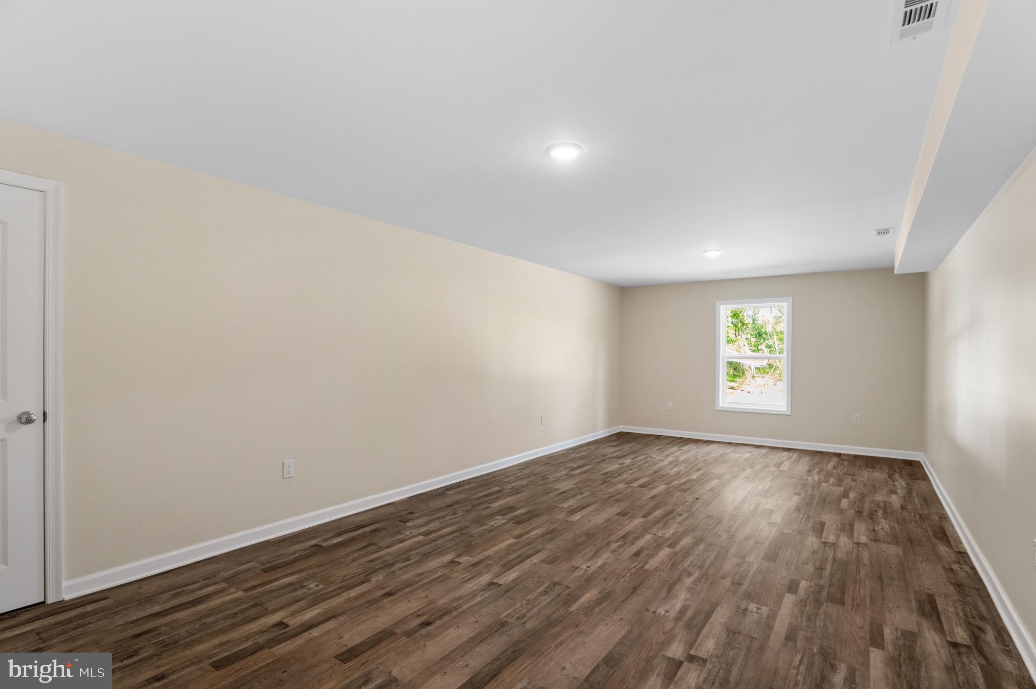 292 DAWN LANE