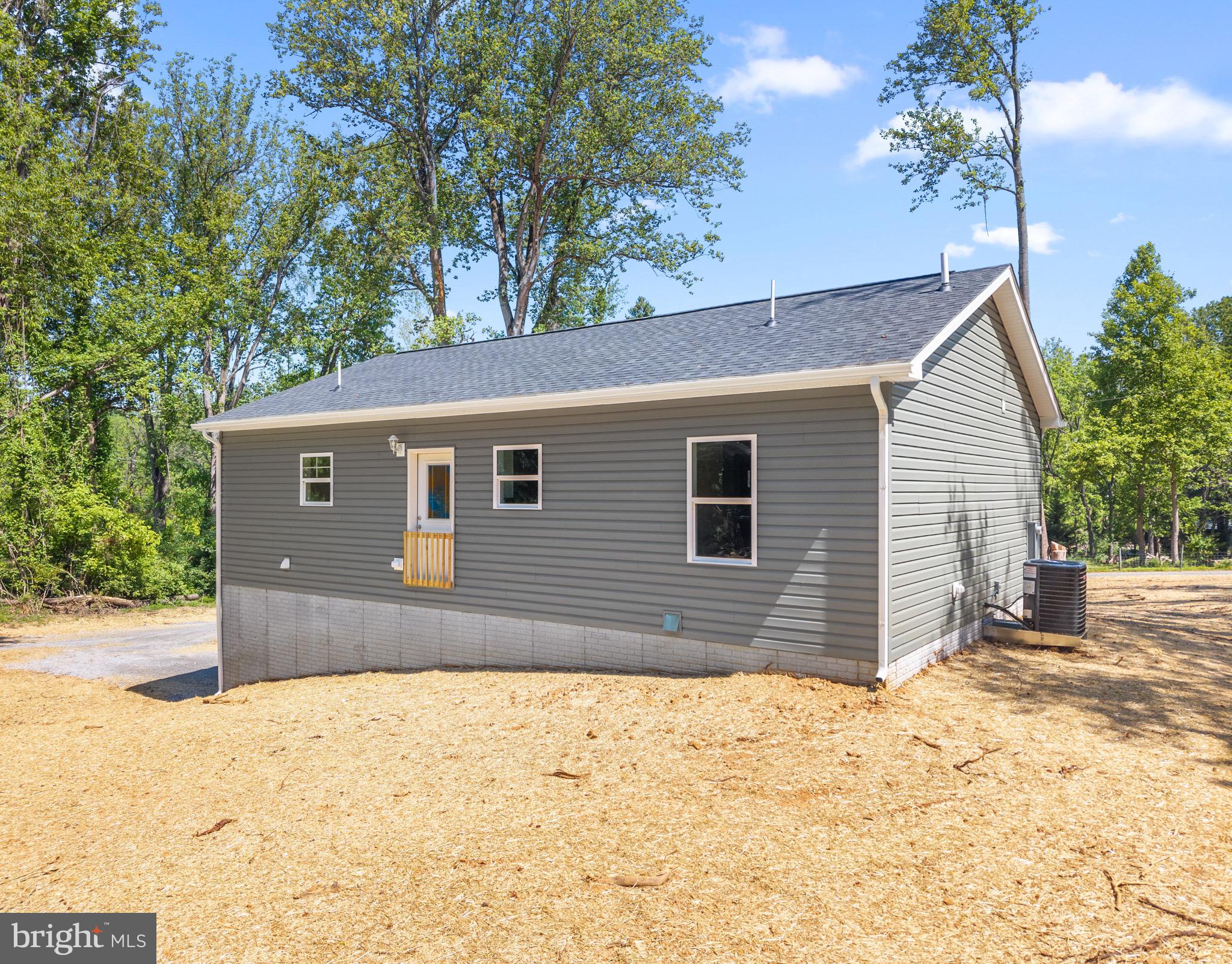 292 DAWN LANE