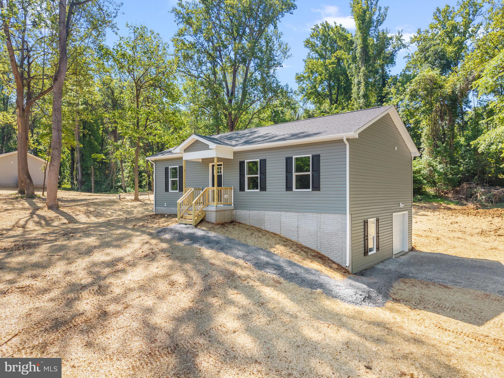 292 DAWN LANE