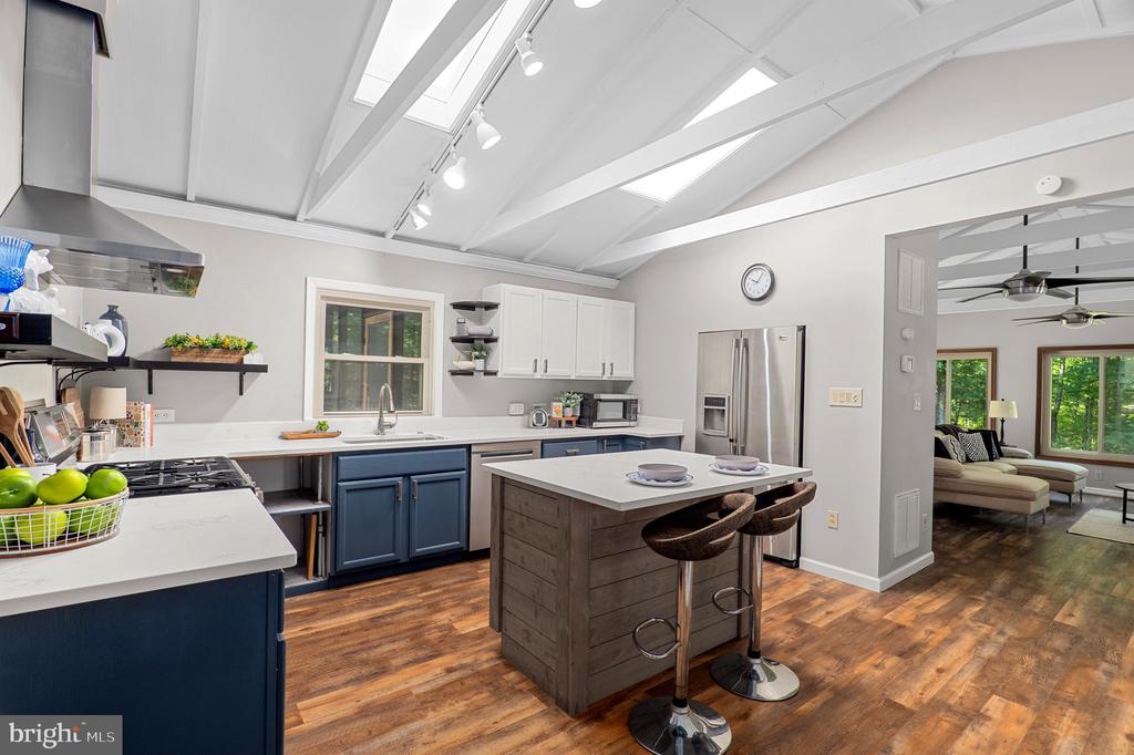 715 MOUNT VISTA TRAIL