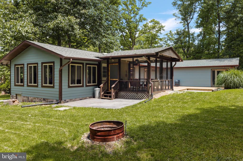 715 MOUNT VISTA TRAIL