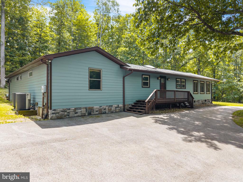 715 MOUNT VISTA TRAIL