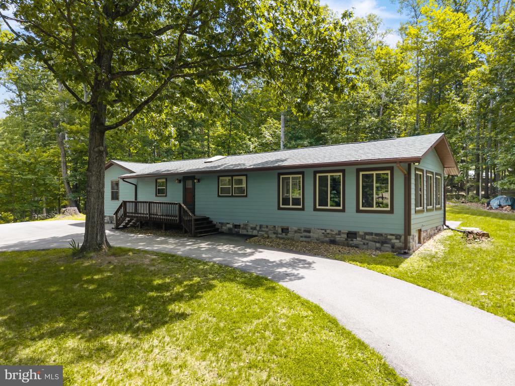 715 MOUNT VISTA TRAIL