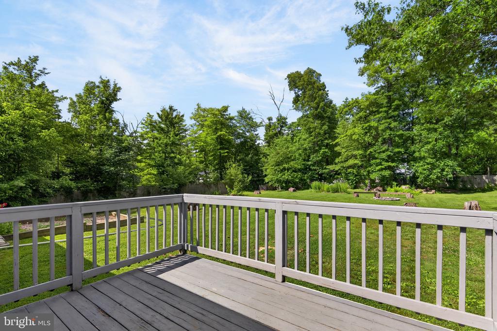 885 WILD ROSE LANE