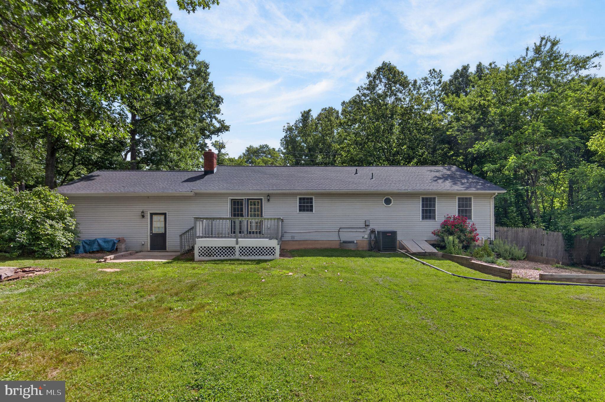 885 WILD ROSE LANE